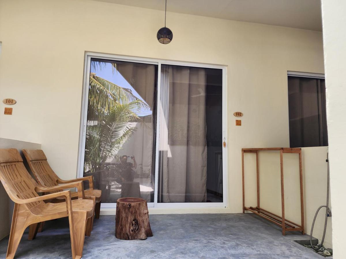 Dhigurah Dhonveli Boutique Hotel Exterior photo